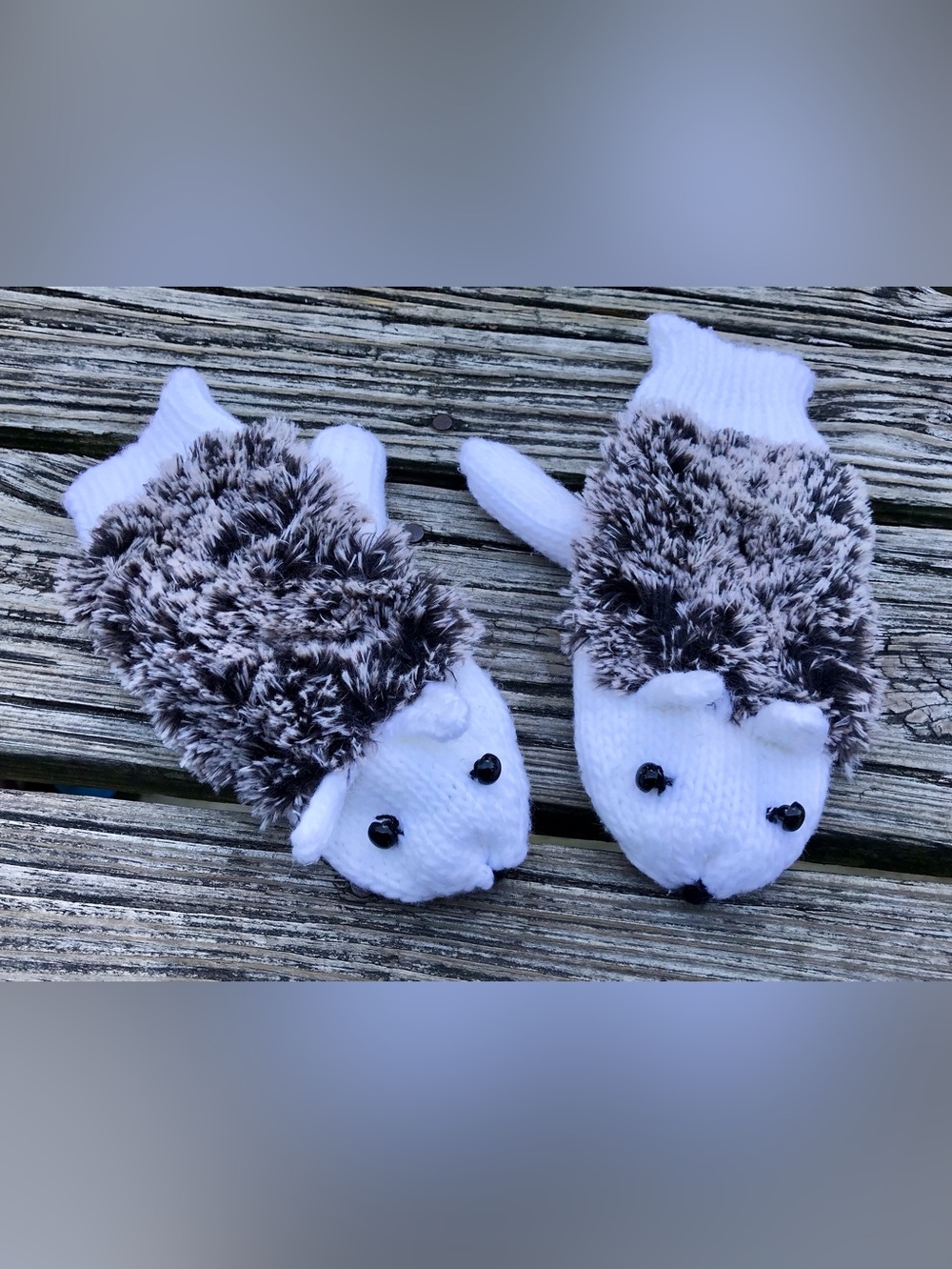 OS Ladies Hedgehog Porcupine Knit Animal Mittens Gloves One Size